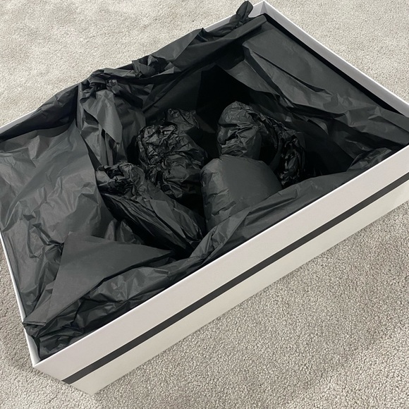 Givenchy Box - Picture 5 of 5